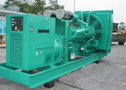 四川75kw康明斯柴油发电车出租